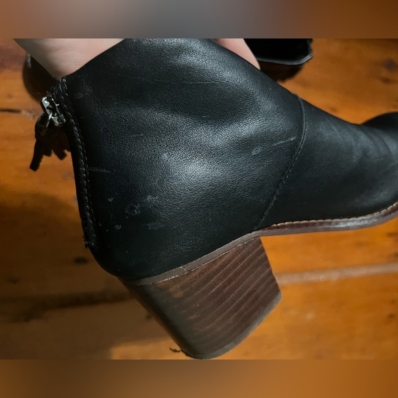 Tom’s 6.5 Women’s Carpe Diem black ankle boot zippered back tassel upper leather - Picture 11 of 13